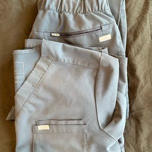 Men’s dark blue figs jogget scrubs size small